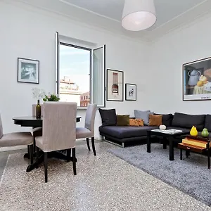  Apartment Piazza Capponi Italy